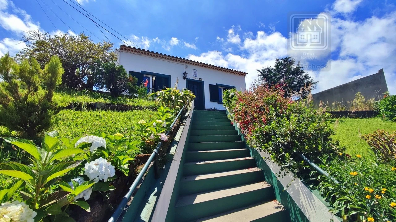 Moradia T2 para Venda em Fenais da Ajuda Foto 6