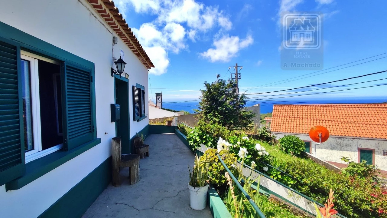 Moradia T2 para Venda em Fenais da Ajuda Foto 7