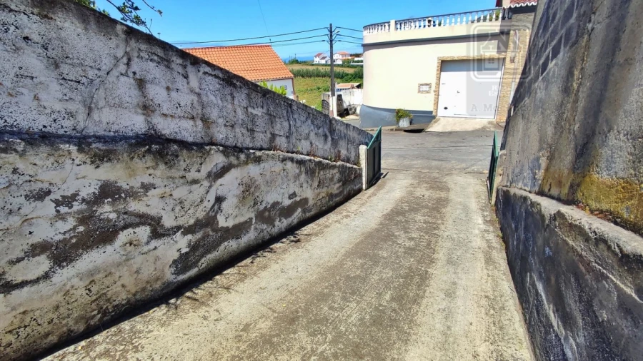 Moradia T2 para Venda em Fenais da Ajuda Foto 12