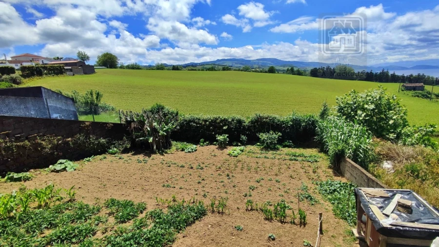 Moradia T2 para Venda em Fenais da Ajuda Foto 15