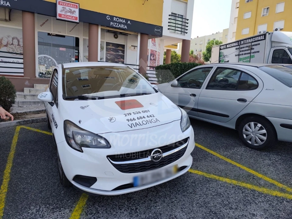 Loja para Venda em Vialonga Foto 9