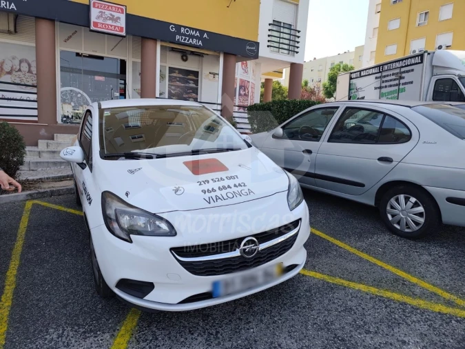 Loja para Venda em Vialonga Foto 9