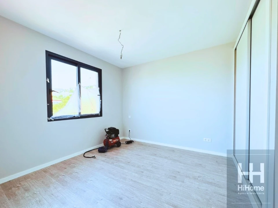 Moradia T3 para Venda em São Roque Foto 15