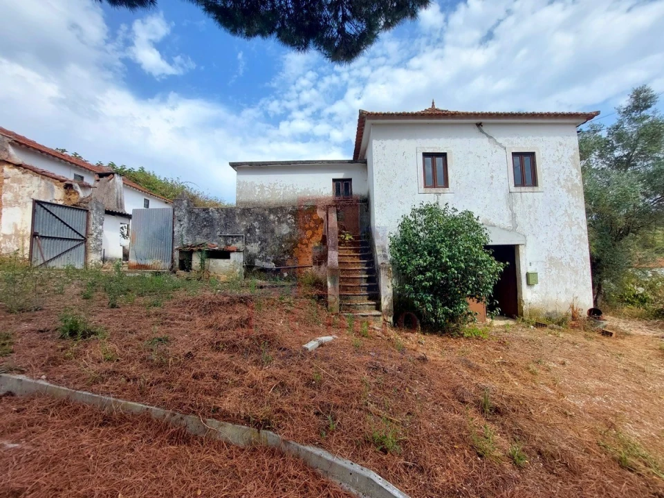 Moradia T3 para Venda em Salir de Matos Foto 6