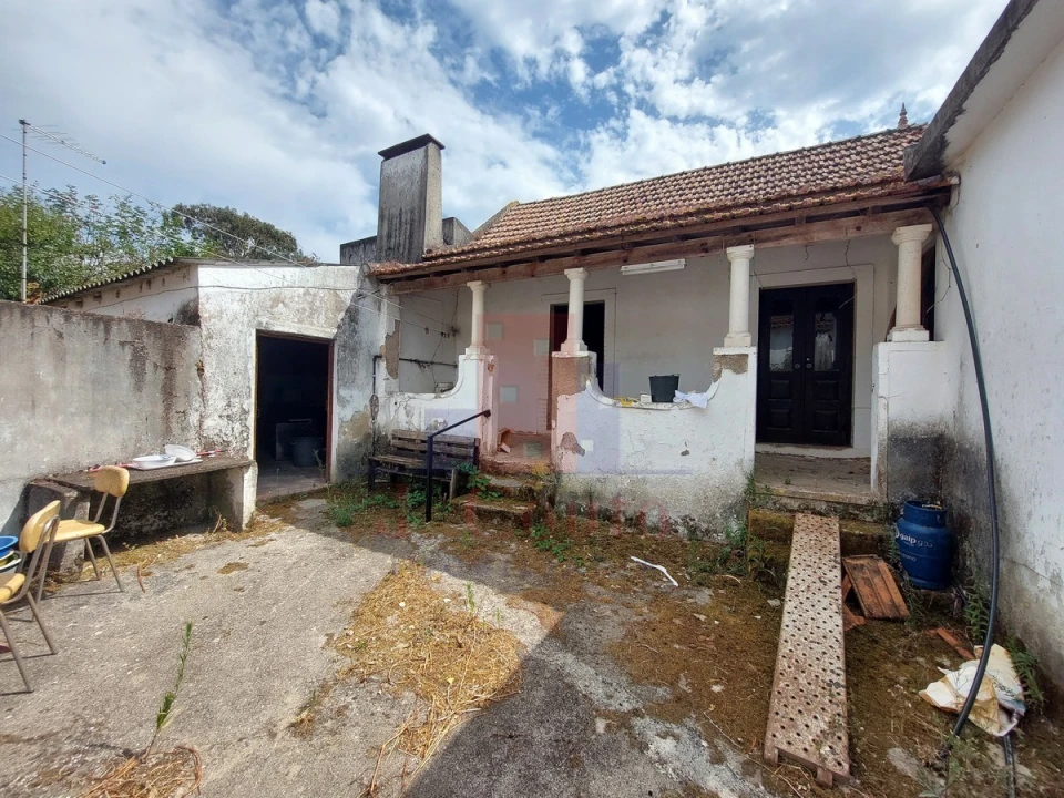 Moradia T3 para Venda em Salir de Matos Foto 10