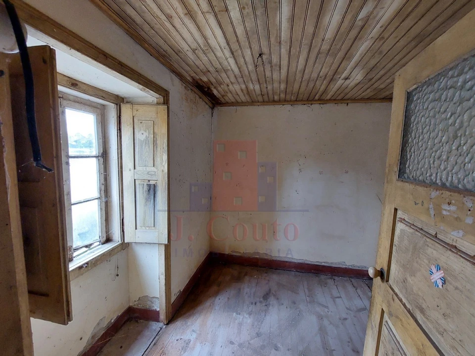 Moradia T3 para Venda em Salir de Matos Foto 27