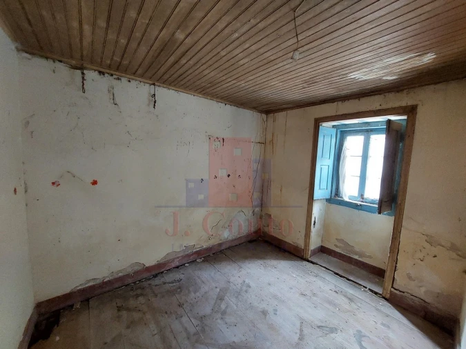 Moradia T3 para Venda em Salir de Matos Foto 28