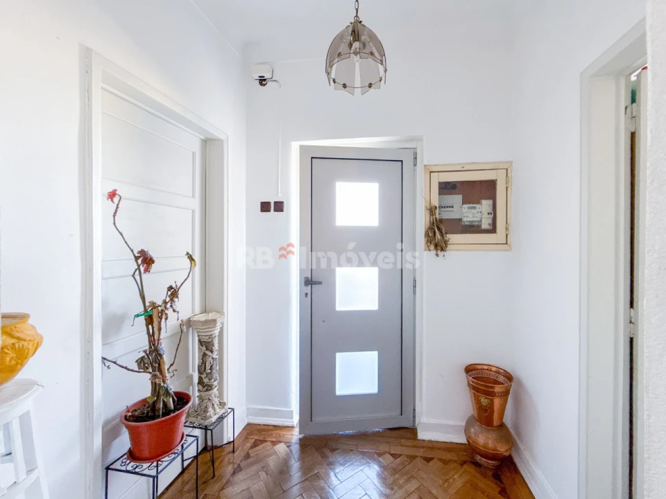 Moradia T5 para Venda em São João Baptista e Santa Maria dos Olivais Foto 4