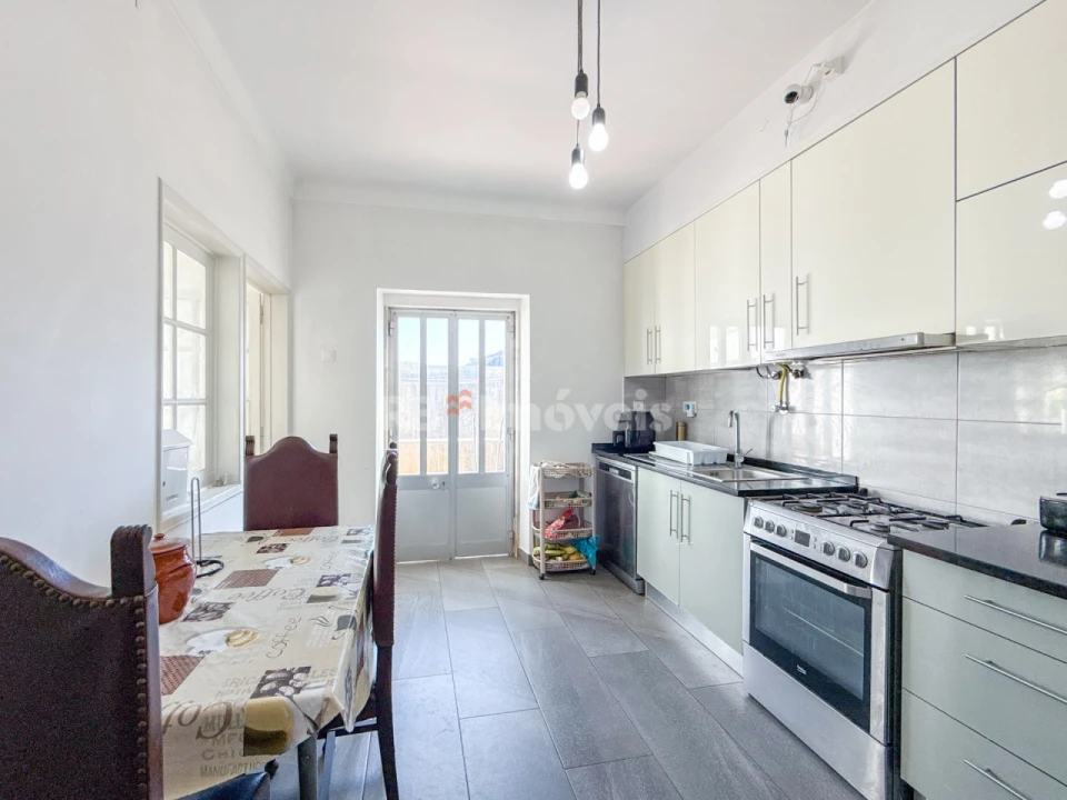 Moradia T5 para Venda em São João Baptista e Santa Maria dos Olivais Foto 11