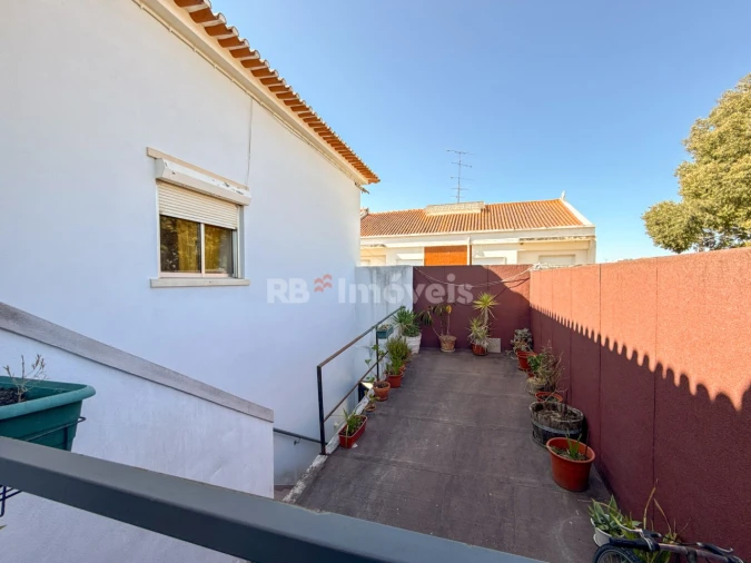 Moradia T5 para Venda em São João Baptista e Santa Maria dos Olivais Foto 1