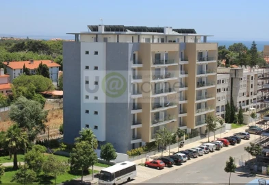 Apartamento T3 para Venda em Carcavelos e Parede