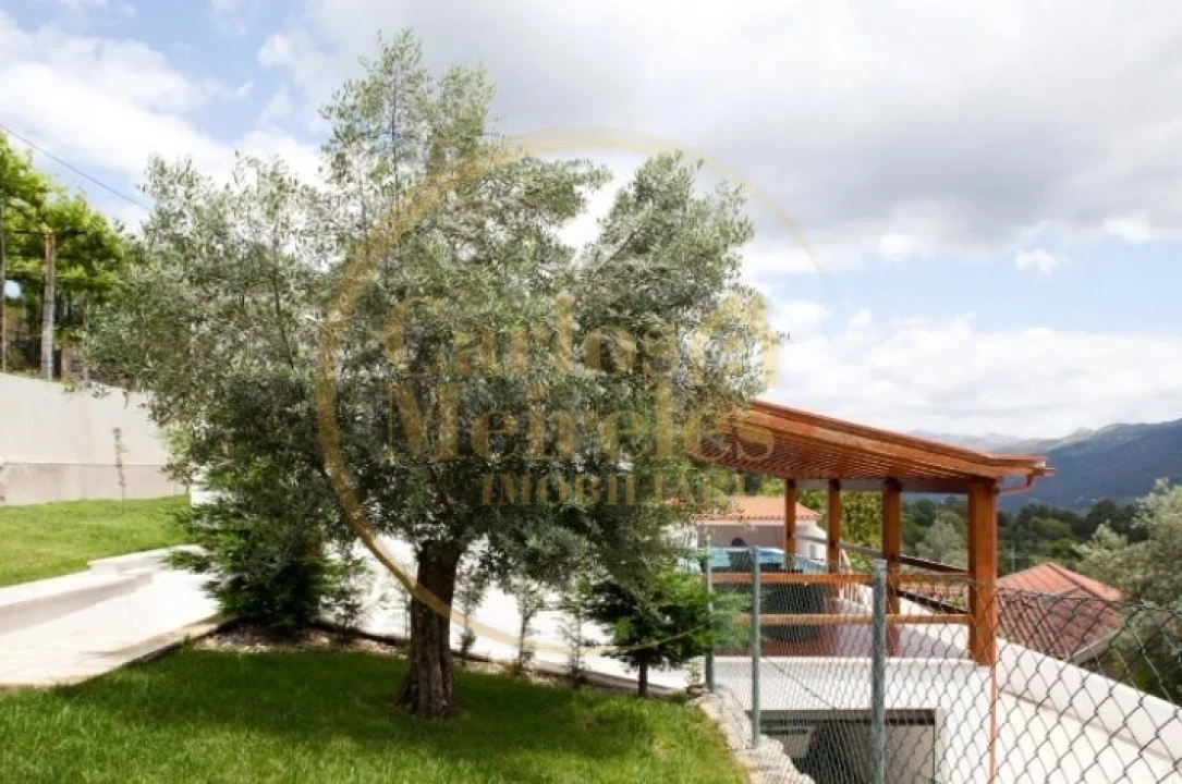 Moradia T3 para Venda em Gondoriz Foto 4