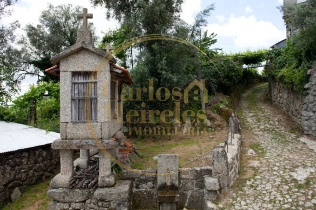 Moradia T3 para Venda em Gondoriz Foto 6