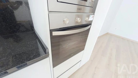 Apartamento T1 para Venda em Poiares e Canelas