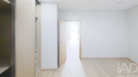 Apartamento T1 para Venda em Poiares e Canelas