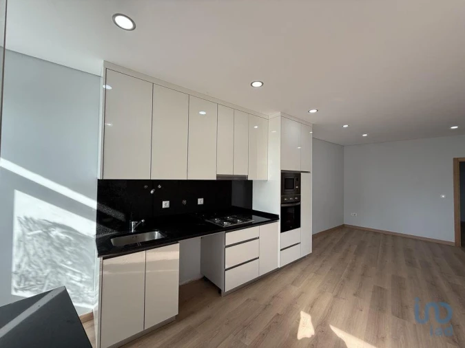 Apartamento T1 para Venda em Poiares e Canelas Foto 12