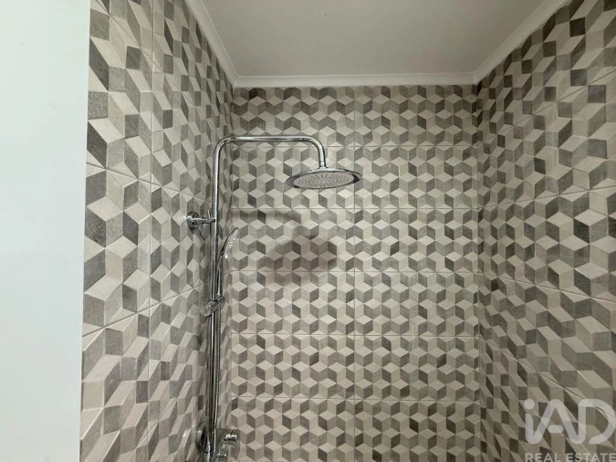 Apartamento T1 para Venda em Poiares e Canelas Foto 24