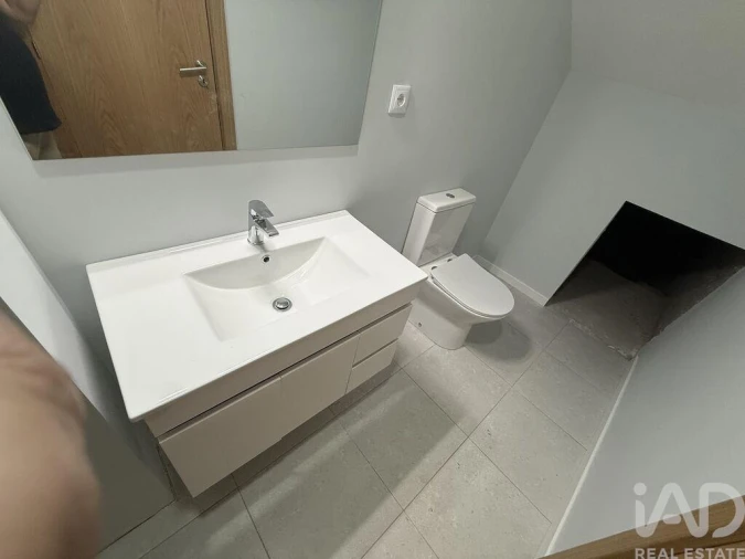 Apartamento T1 para Venda em Poiares e Canelas Foto 23