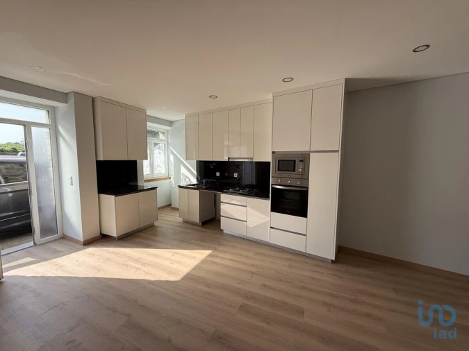 Apartamento T1 para Venda em Poiares e Canelas Foto 5