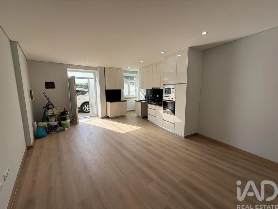 Apartamento T1 para Venda em Poiares e Canelas Foto 19