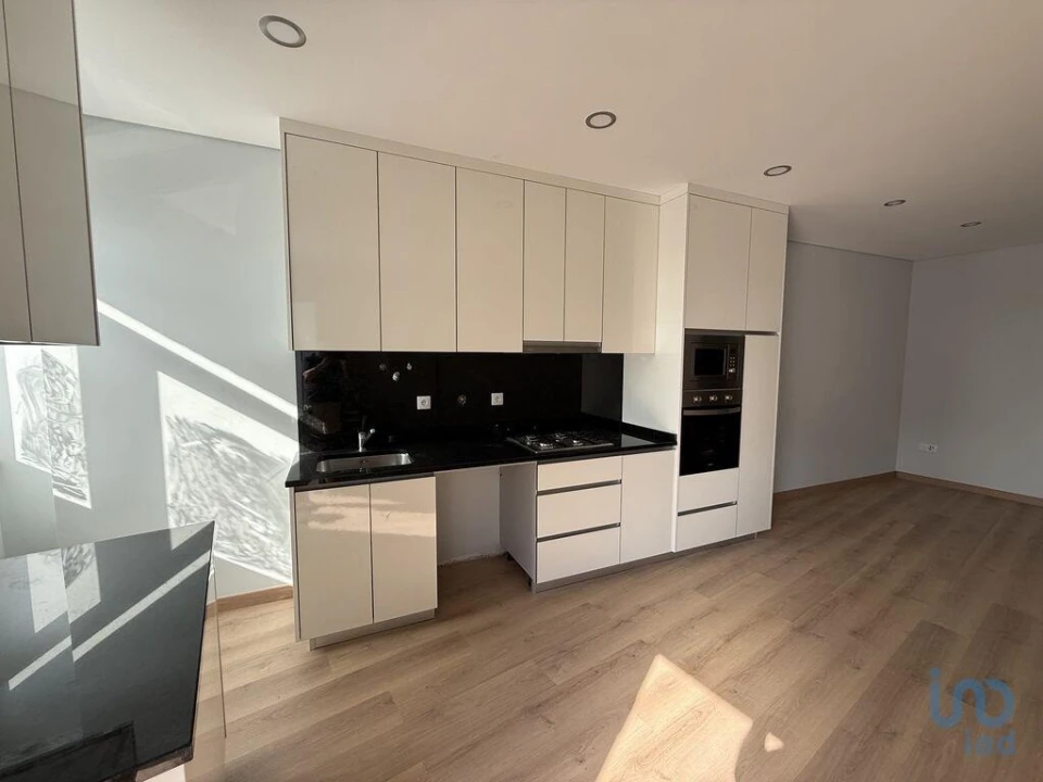 Apartamento T1 para Venda em Poiares e Canelas Foto 8