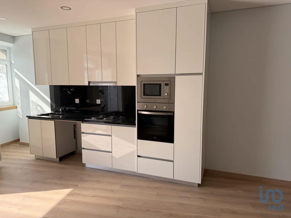 Apartamento T1 para Venda em Poiares e Canelas Foto 6