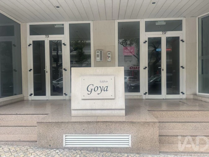 Apartamento T2 para Arrendamento em Avenidas Novas Foto 29