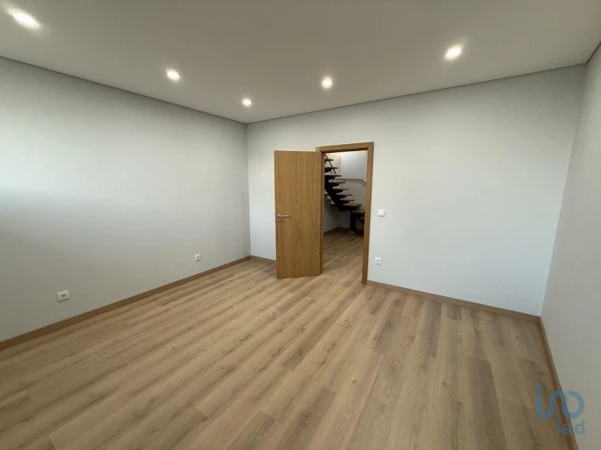 Apartamento T3 para Venda em Poiares e Canelas Foto 10