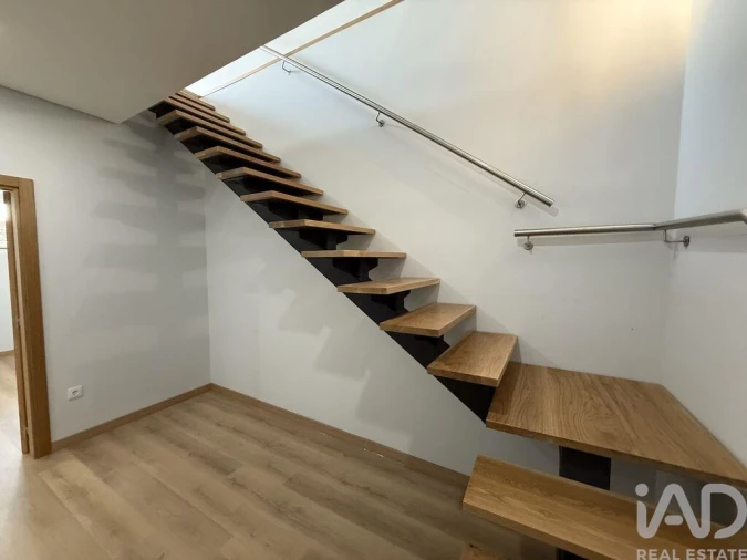 Apartamento T3 para Venda em Poiares e Canelas Foto 30