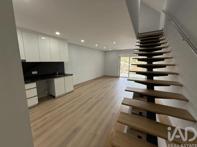 Apartamento T3 para Venda em Poiares e Canelas Foto 21