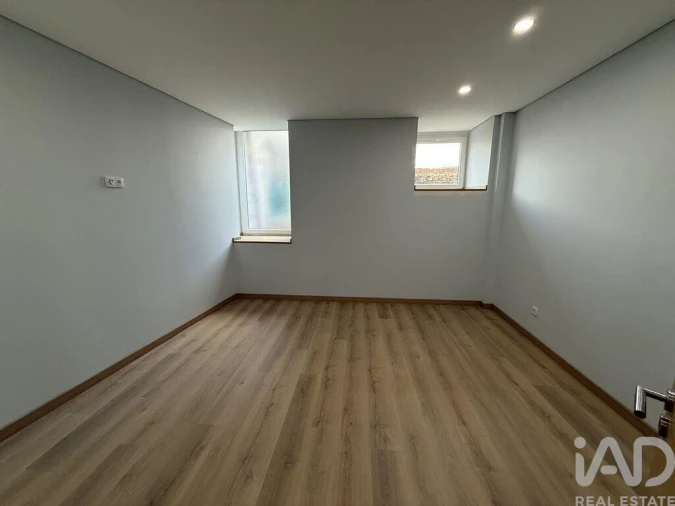 Apartamento T3 para Venda em Poiares e Canelas Foto 25