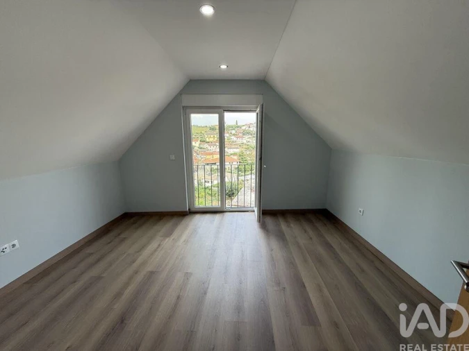 Apartamento T3 para Venda em Poiares e Canelas Foto 22