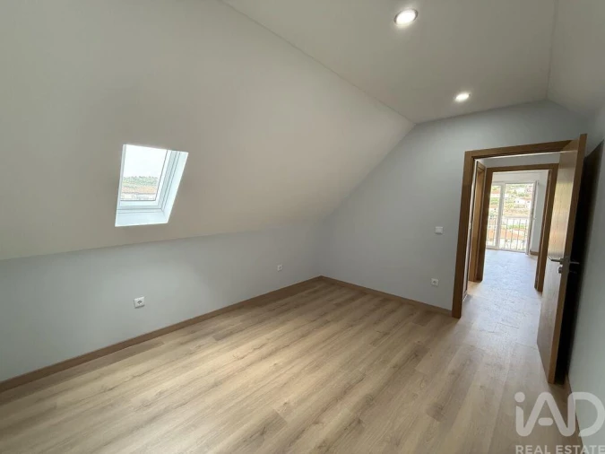 Apartamento T3 para Venda em Poiares e Canelas Foto 29