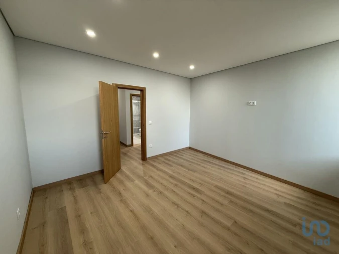 Apartamento T3 para Venda em Poiares e Canelas Foto 11