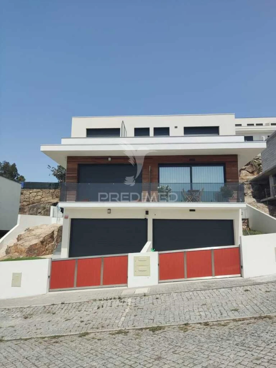 Moradia T3 para Venda em Moreira de Conegos