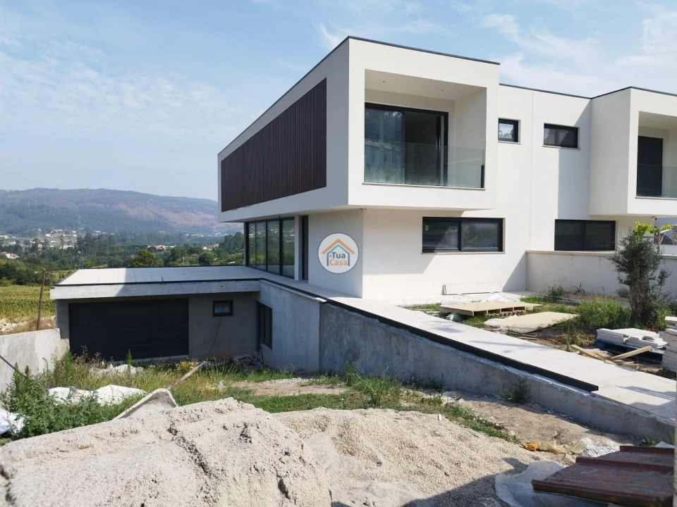 Moradia T5 para Venda em Cossourado Foto 4