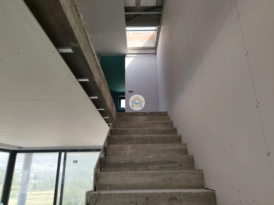 Moradia T5 para Venda em Cossourado Foto 13