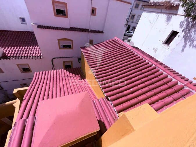 Moradia T9 para Venda em Assunção, Ajuda, Salvador e Santo Ildefonso Foto 6