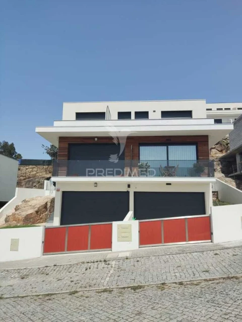 Moradia T3 para Venda em Moreira de Conegos