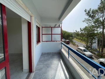 Apartamento T1 para Venda em Santa Maria e São Miguel, São Martinho, São Pedro Penaferrim