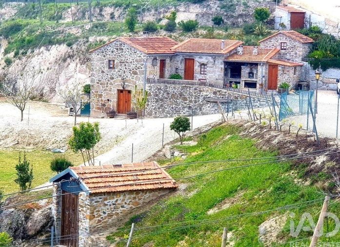 Quinta T2 para Venda em Lagos da Beira e Lajeosa Foto 15