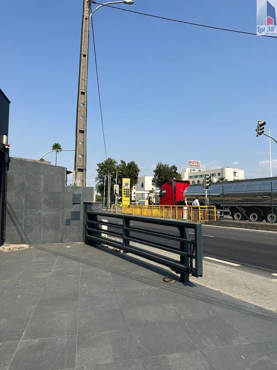 Armazém para Venda em Vila Franca de Xira Foto 9