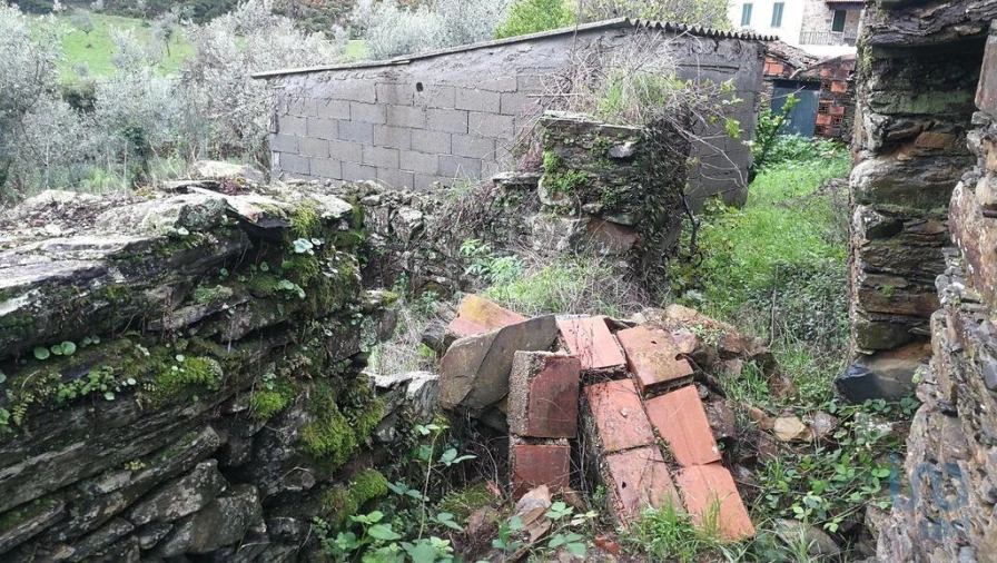 Moradia para Venda em Alvares Foto 5