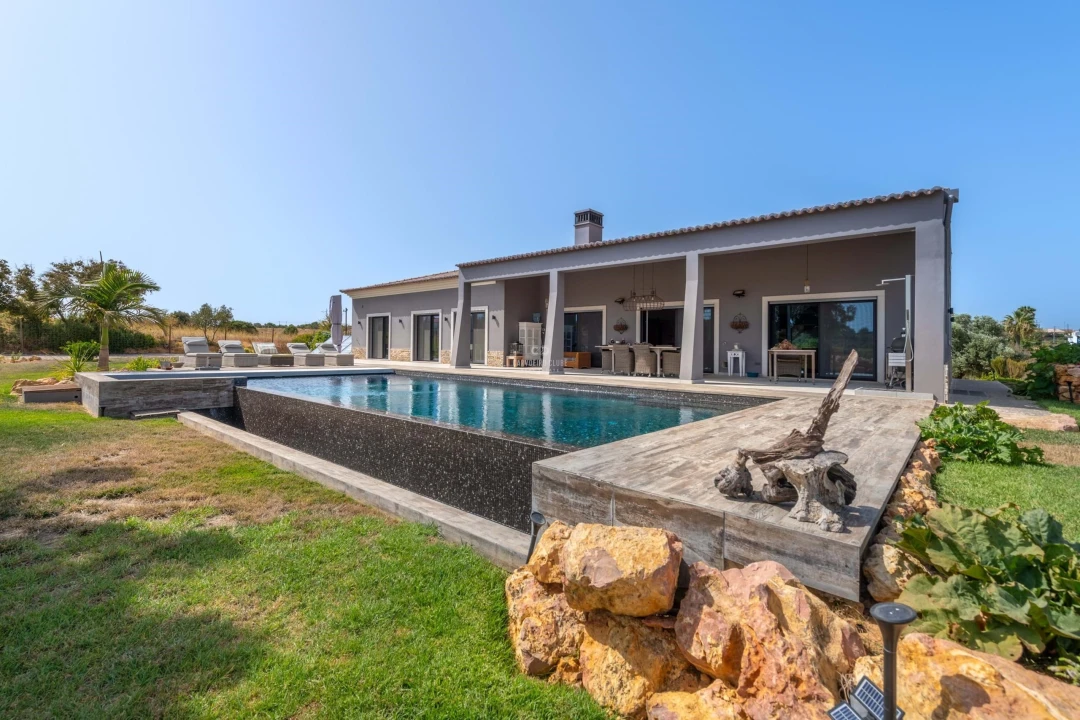 Moradia T3 para Venda em Ferragudo Foto 1