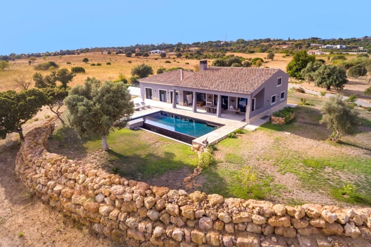 Moradia T3 para Venda em Ferragudo Foto 2