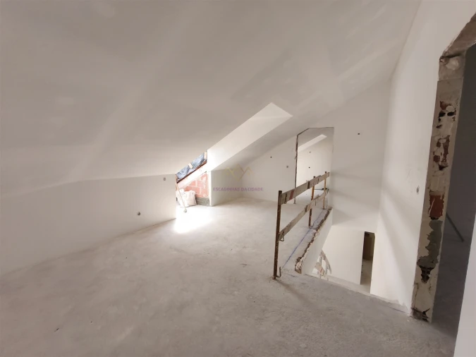 Apartamento T4 para Venda em Alcantara Foto 30