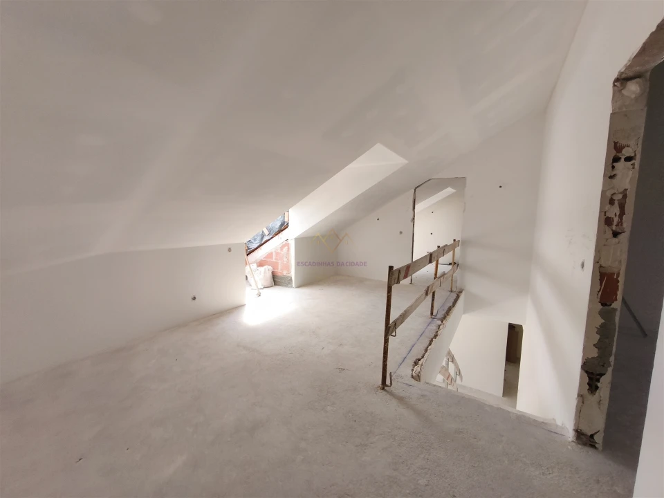 Apartamento T4 para Venda em Alcantara Foto 30