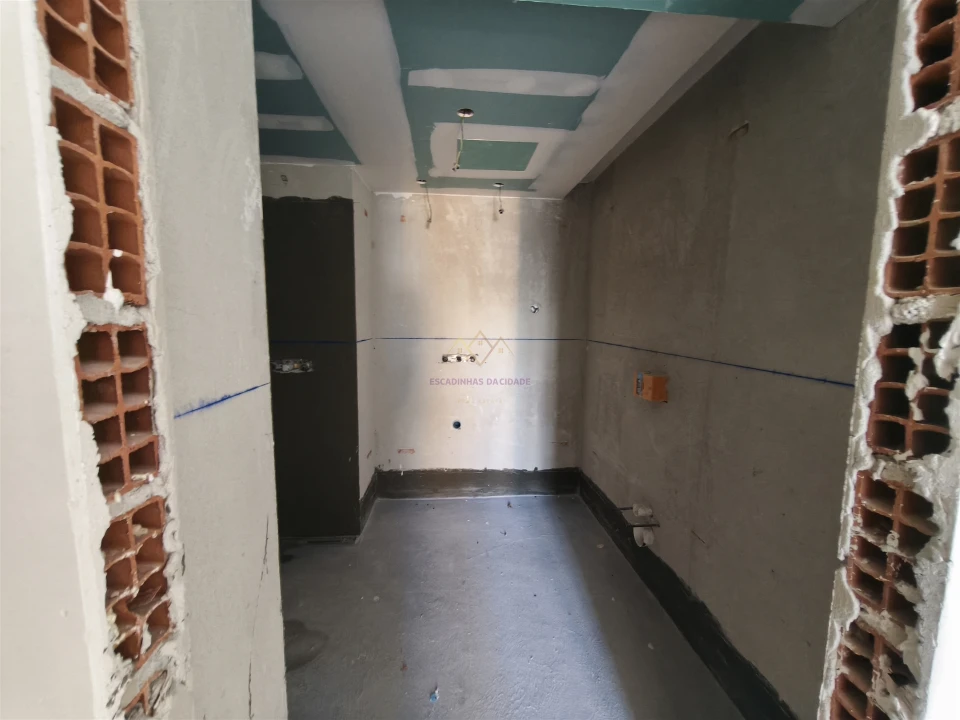 Apartamento T6 para Venda em Alcantara Foto 30
