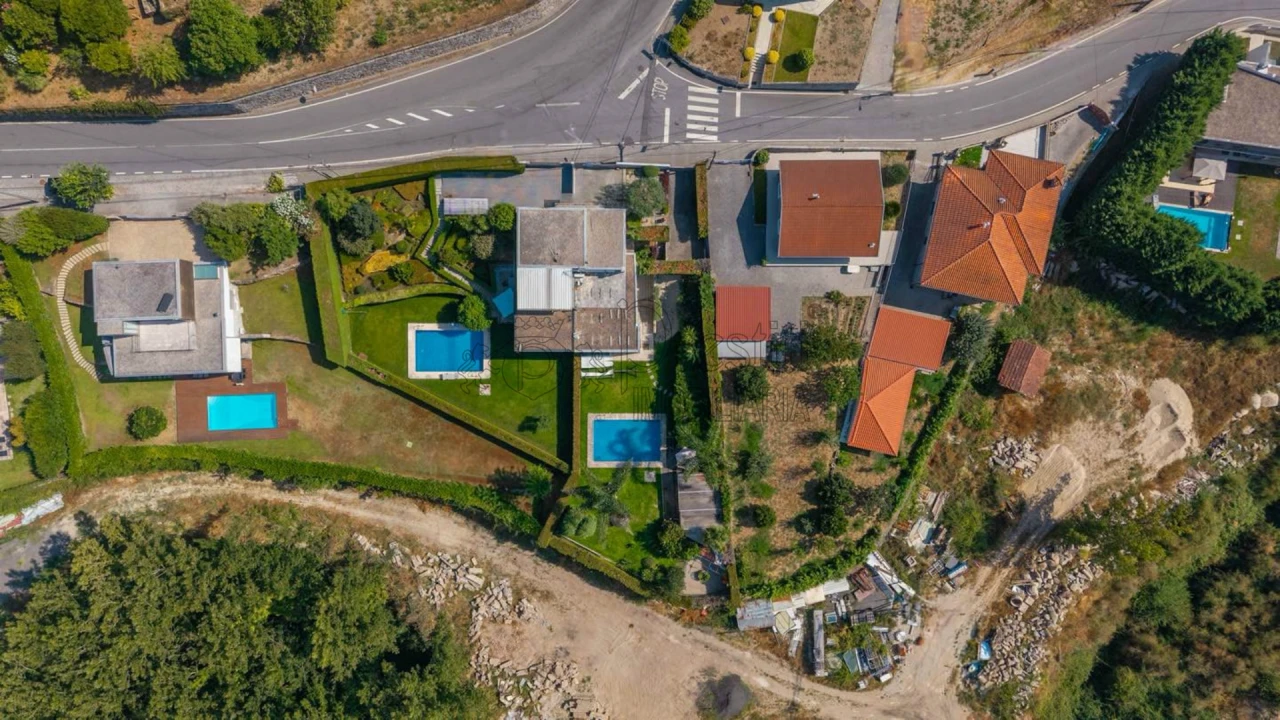 Moradia T3 para Venda em Pinheiro Foto 22