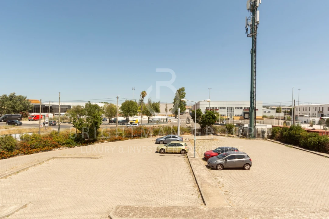 Loja para Venda em Rio de Mouro Foto 22